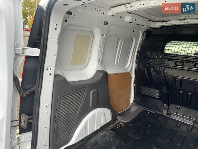 Белый Форд Транзит Коннект, объемом двигателя 1.5 л и пробегом 272 тыс. км за 10700 $, фото 16 на Automoto.ua