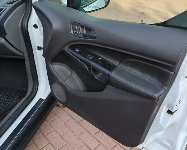 Белый Форд Транзит Коннект, объемом двигателя 2 л и пробегом 164 тыс. км за 13500 $, фото 12 на Automoto.ua