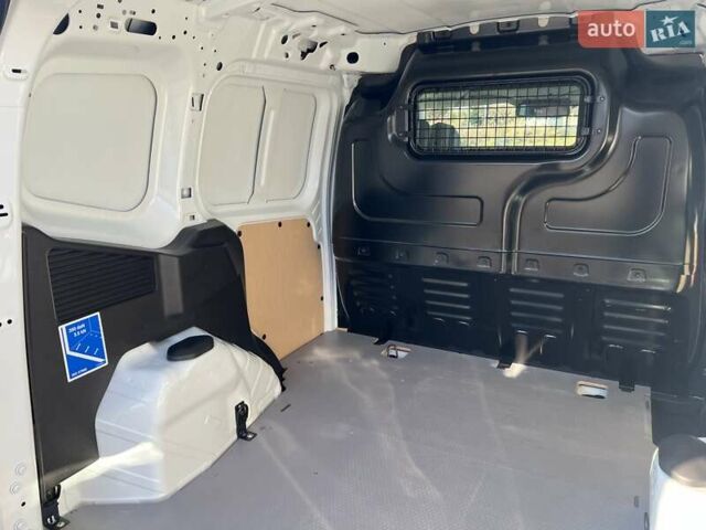 Белый Форд Транзит Коннект, объемом двигателя 1.5 л и пробегом 105 тыс. км за 10599 $, фото 10 на Automoto.ua