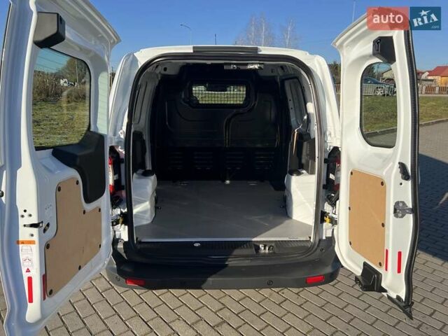 Белый Форд Транзит Коннект, объемом двигателя 1.5 л и пробегом 105 тыс. км за 10599 $, фото 8 на Automoto.ua