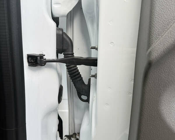 Білий Форд Транзит Коннект, об'ємом двигуна 1.5 л та пробігом 183 тис. км за 12400 $, фото 22 на Automoto.ua