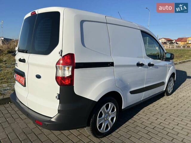 Белый Форд Транзит Коннект, объемом двигателя 1.5 л и пробегом 105 тыс. км за 10599 $, фото 3 на Automoto.ua