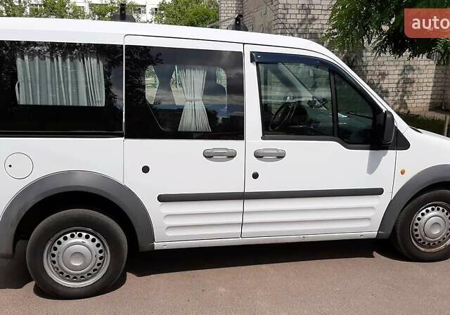 Белый Форд Транзит Коннект, объемом двигателя 1.8 л и пробегом 291 тыс. км за 5200 $, фото 2 на Automoto.ua