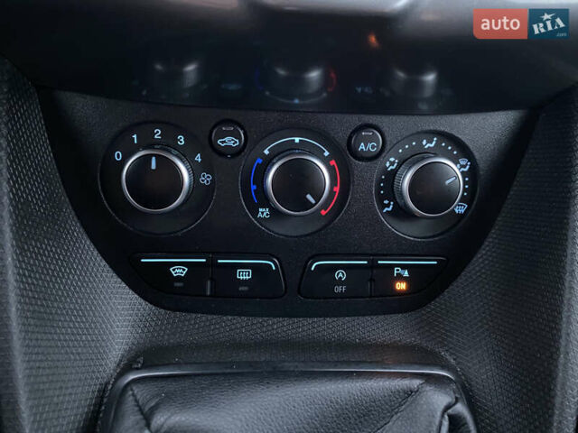 Чорний Форд Транзит Коннект, об'ємом двигуна 1 л та пробігом 157 тис. км за 7300 $, фото 34 на Automoto.ua