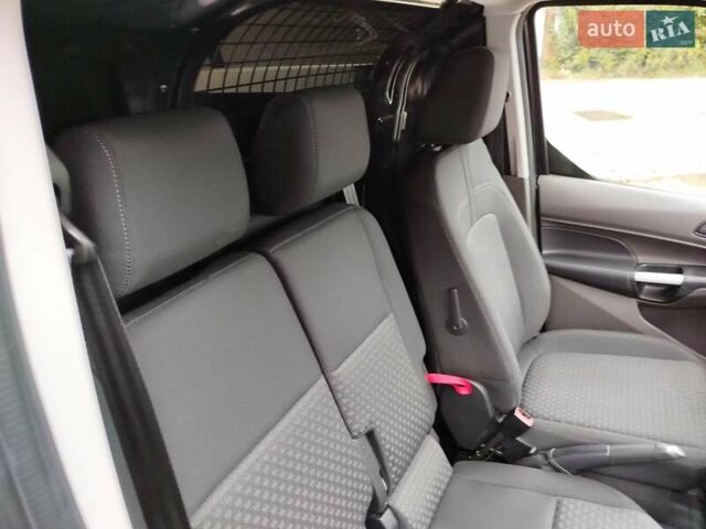 Черный Форд Транзит Коннект, объемом двигателя 0 л и пробегом 234 тыс. км за 13200 $, фото 19 на Automoto.ua