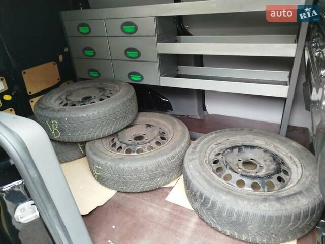 Черный Форд Транзит Коннект, объемом двигателя 0 л и пробегом 234 тыс. км за 13200 $, фото 24 на Automoto.ua