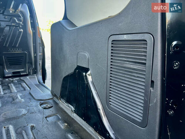 Черный Форд Транзит Коннект, объемом двигателя 1.5 л и пробегом 185 тыс. км за 10500 $, фото 52 на Automoto.ua