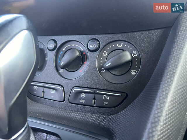 Черный Форд Транзит Коннект, объемом двигателя 1.5 л и пробегом 185 тыс. км за 10500 $, фото 56 на Automoto.ua