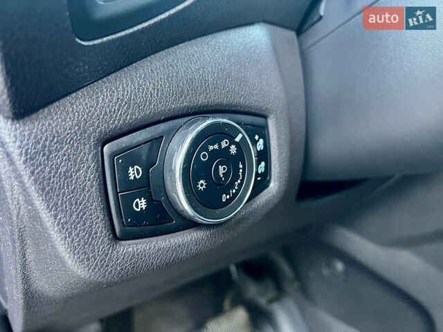 Черный Форд Транзит Коннект, объемом двигателя 1.5 л и пробегом 185 тыс. км за 10500 $, фото 29 на Automoto.ua