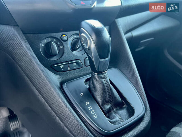 Черный Форд Транзит Коннект, объемом двигателя 1.5 л и пробегом 185 тыс. км за 10500 $, фото 32 на Automoto.ua