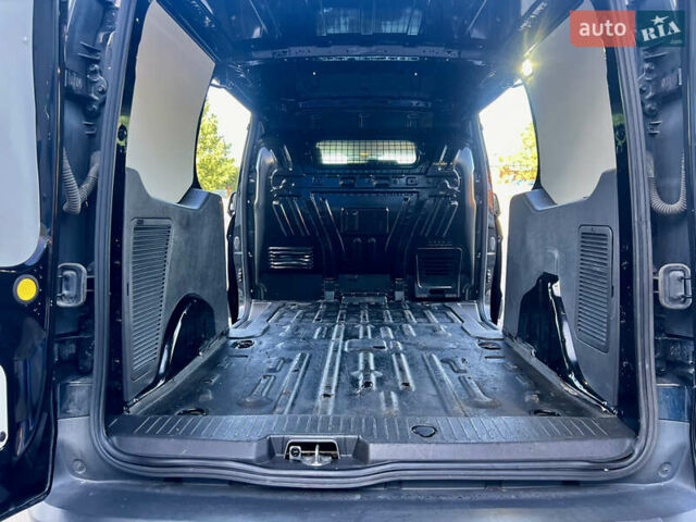Черный Форд Транзит Коннект, объемом двигателя 1.5 л и пробегом 185 тыс. км за 10500 $, фото 50 на Automoto.ua