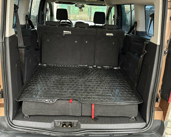 Коричневый Форд Транзит Коннект, объемом двигателя 1.56 л и пробегом 180 тыс. км за 10900 $, фото 7 на Automoto.ua