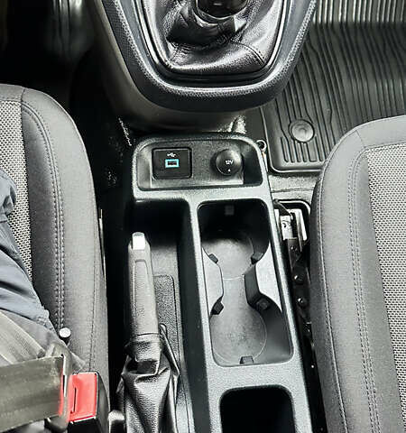 Красный Форд Транзит Коннект, объемом двигателя 1.5 л и пробегом 177 тыс. км за 9900 $, фото 19 на Automoto.ua