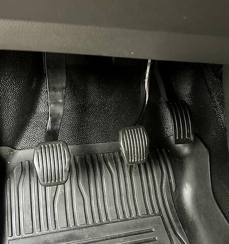 Красный Форд Транзит Коннект, объемом двигателя 1.5 л и пробегом 177 тыс. км за 9900 $, фото 21 на Automoto.ua