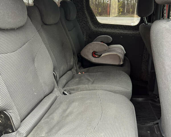 Красный Форд Транзит Коннект, объемом двигателя 1.8 л и пробегом 322 тыс. км за 3800 $, фото 9 на Automoto.ua