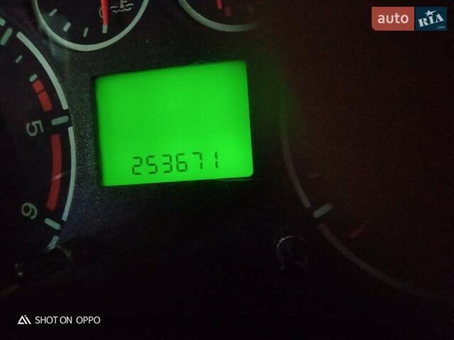 Красный Форд Транзит Коннект, объемом двигателя 1.75 л и пробегом 253 тыс. км за 4100 $, фото 14 на Automoto.ua