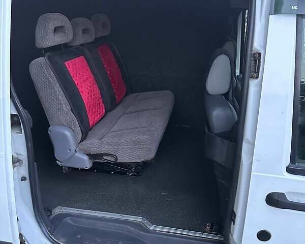 Форд Транзит Коннект, объемом двигателя 1.8 л и пробегом 285 тыс. км за 5750 $, фото 4 на Automoto.ua