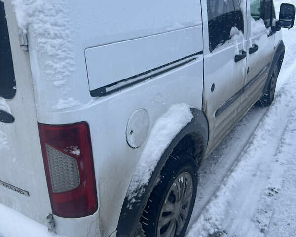 Форд Транзит Коннект, объемом двигателя 1.8 л и пробегом 217 тыс. км за 5000 $, фото 2 на Automoto.ua