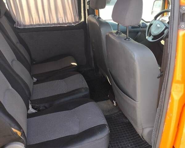 Форд Транзит Коннект, объемом двигателя 1.8 л и пробегом 452 тыс. км за 4500 $, фото 8 на Automoto.ua