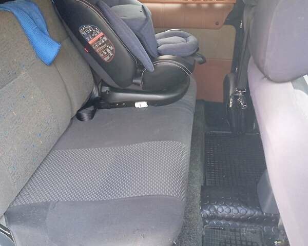 Форд Транзит Коннект, объемом двигателя 1.8 л и пробегом 283 тыс. км за 3900 $, фото 5 на Automoto.ua