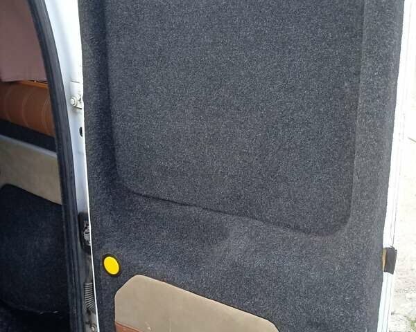 Форд Транзит Коннект, объемом двигателя 1.8 л и пробегом 283 тыс. км за 3900 $, фото 3 на Automoto.ua