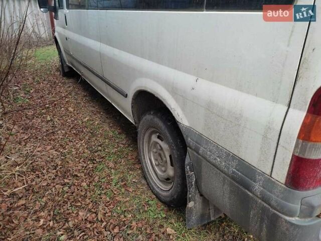 Белый Форд Транзит Коннект пасс., объемом двигателя 2.4 л и пробегом 400 тыс. км за 4500 $, фото 5 на Automoto.ua
