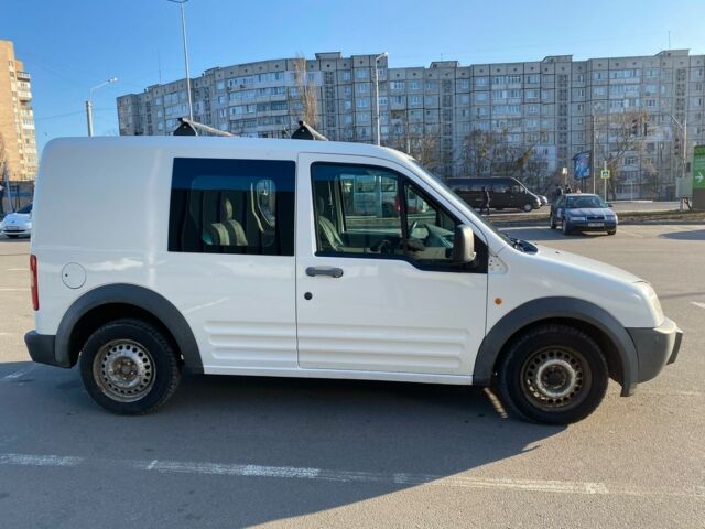Белый Форд Транзит Коннект пасс., объемом двигателя 1.8 л и пробегом 285 тыс. км за 4200 $, фото 4 на Automoto.ua