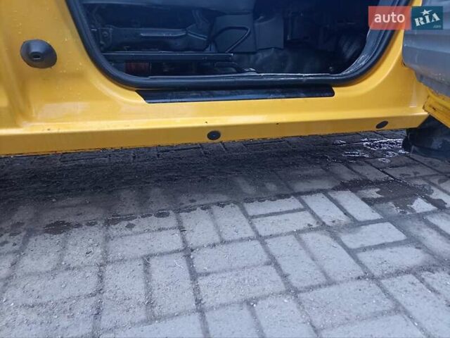 Желтый Форд Транзит Коннект, объемом двигателя 1.8 л и пробегом 2 тыс. км за 3250 $, фото 10 на Automoto.ua
