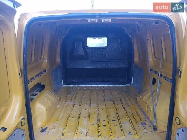 Желтый Форд Транзит Коннект, объемом двигателя 1.8 л и пробегом 2 тыс. км за 3250 $, фото 7 на Automoto.ua