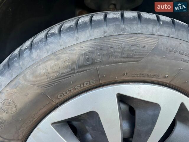 Серый Форд Транзит Коннект, объемом двигателя 1.75 л и пробегом 446 тыс. км за 3900 $, фото 20 на Automoto.ua