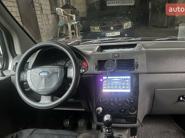 Серый Форд Транзит Коннект, объемом двигателя 1.8 л и пробегом 333 тыс. км за 3600 $, фото 3 на Automoto.ua