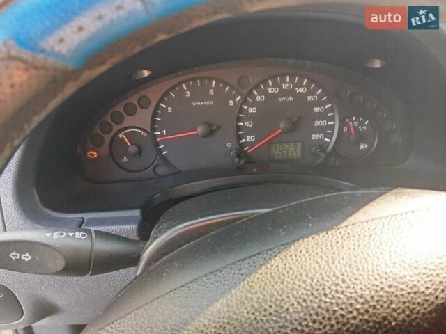 Серый Форд Транзит Коннект, объемом двигателя 1.8 л и пробегом 260 тыс. км за 3200 $, фото 2 на Automoto.ua