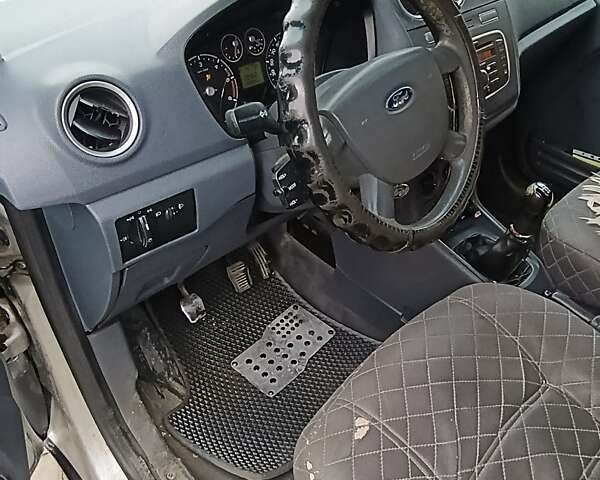 Сірий Форд Транзит Коннект, об'ємом двигуна 1.8 л та пробігом 334 тис. км за 4900 $, фото 2 на Automoto.ua