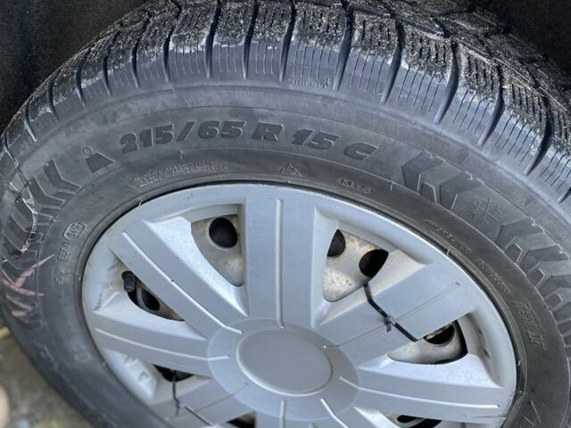 Серый Форд Транзит Коннект, объемом двигателя 1.8 л и пробегом 280 тыс. км за 3750 $, фото 12 на Automoto.ua