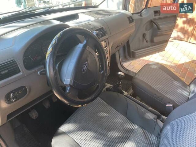 Серый Форд Транзит Коннект, объемом двигателя 1.8 л и пробегом 400 тыс. км за 3700 $, фото 11 на Automoto.ua