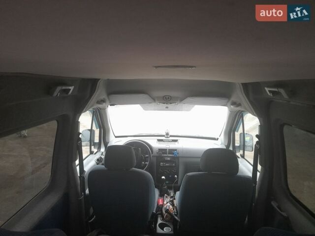 Серый Форд Транзит Коннект, объемом двигателя 1.8 л и пробегом 360 тыс. км за 3800 $, фото 2 на Automoto.ua