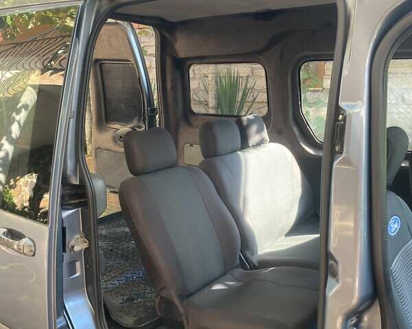 Серый Форд Транзит Коннект, объемом двигателя 1.8 л и пробегом 400 тыс. км за 3700 $, фото 5 на Automoto.ua