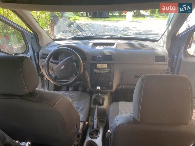 Серый Форд Транзит Коннект, объемом двигателя 1.8 л и пробегом 400 тыс. км за 3700 $, фото 4 на Automoto.ua