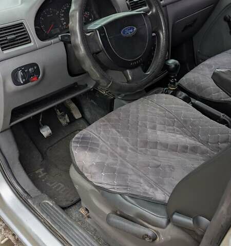 Серый Форд Транзит Коннект, объемом двигателя 1.8 л и пробегом 451 тыс. км за 4200 $, фото 6 на Automoto.ua