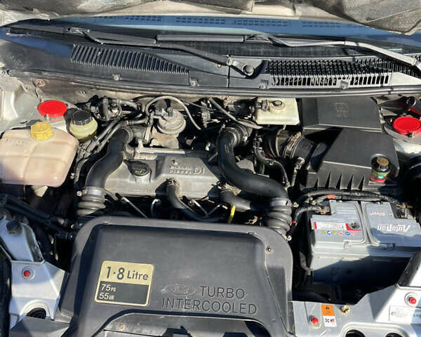 Сірий Форд Транзит Коннект, об'ємом двигуна 1.75 л та пробігом 391 тис. км за 3600 $, фото 16 на Automoto.ua