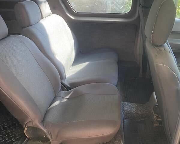 Серый Форд Транзит Коннект, объемом двигателя 1.8 л и пробегом 400 тыс. км за 3700 $, фото 7 на Automoto.ua