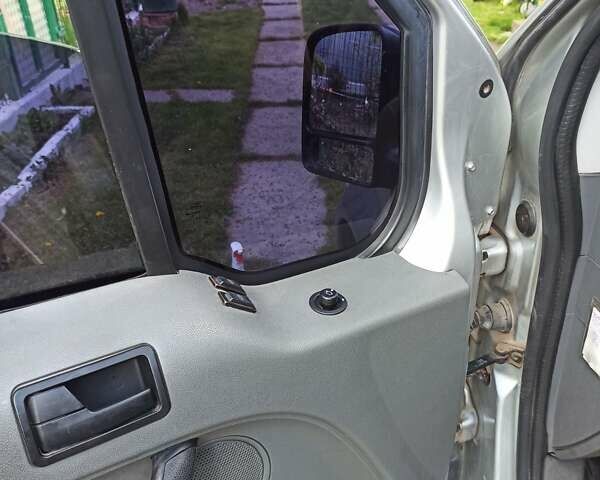 Серый Форд Транзит Коннект, объемом двигателя 1.8 л и пробегом 260 тыс. км за 3800 $, фото 1 на Automoto.ua