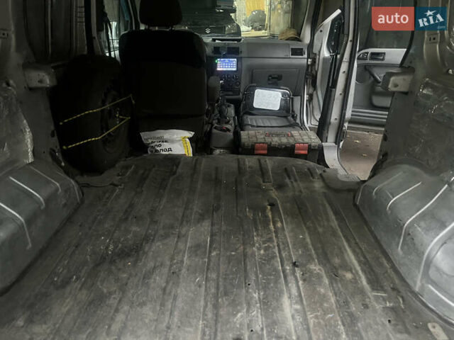 Сірий Форд Транзит Коннект, об'ємом двигуна 1.8 л та пробігом 330 тис. км за 3600 $, фото 10 на Automoto.ua