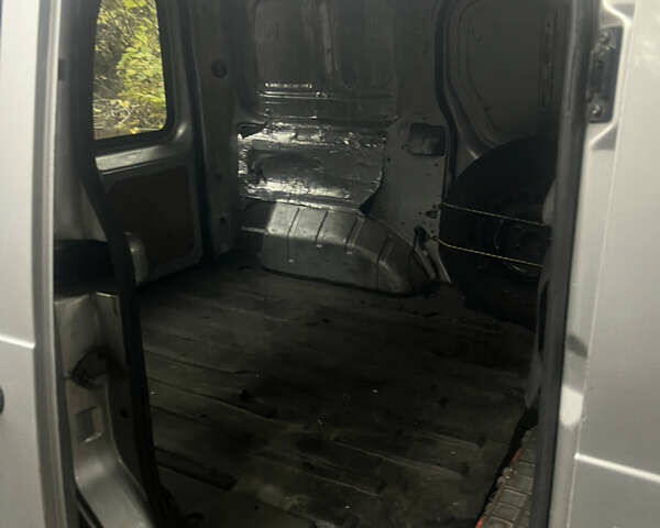 Сірий Форд Транзит Коннект, об'ємом двигуна 1.8 л та пробігом 330 тис. км за 3600 $, фото 11 на Automoto.ua