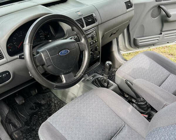 Сірий Форд Транзит Коннект, об'ємом двигуна 1.8 л та пробігом 180 тис. км за 5400 $, фото 7 на Automoto.ua