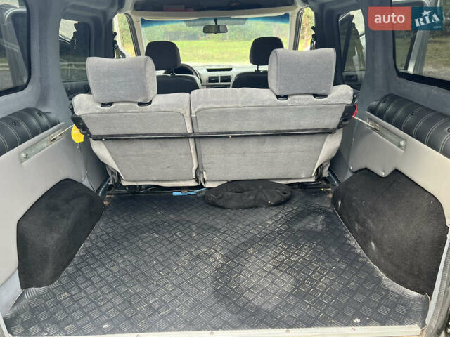 Сірий Форд Транзит Коннект, об'ємом двигуна 1.8 л та пробігом 180 тис. км за 5400 $, фото 24 на Automoto.ua