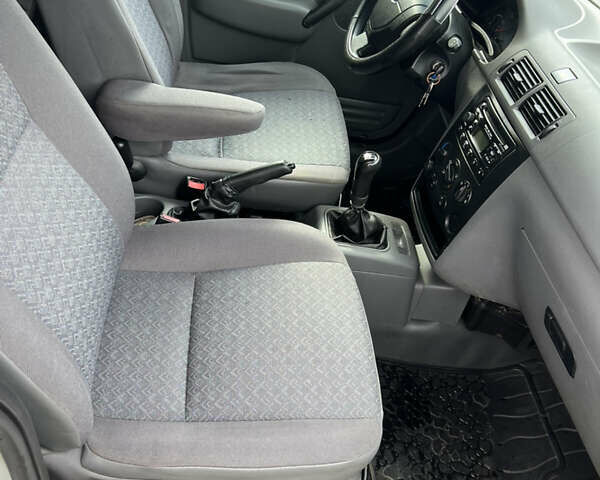 Сірий Форд Транзит Коннект, об'ємом двигуна 1.8 л та пробігом 180 тис. км за 5400 $, фото 16 на Automoto.ua