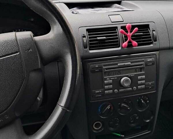 Серый Форд Транзит Коннект, объемом двигателя 1.75 л и пробегом 359 тыс. км за 5000 $, фото 8 на Automoto.ua