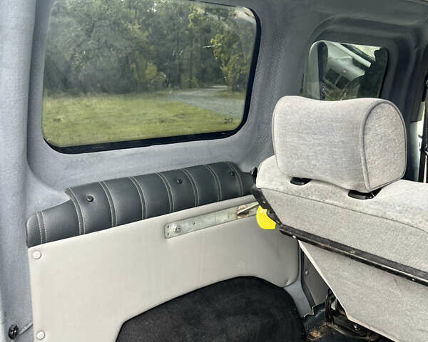 Сірий Форд Транзит Коннект, об'ємом двигуна 1.8 л та пробігом 180 тис. км за 5400 $, фото 23 на Automoto.ua