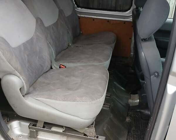 Сірий Форд Транзит Коннект, об'ємом двигуна 1.8 л та пробігом 250 тис. км за 4500 $, фото 5 на Automoto.ua